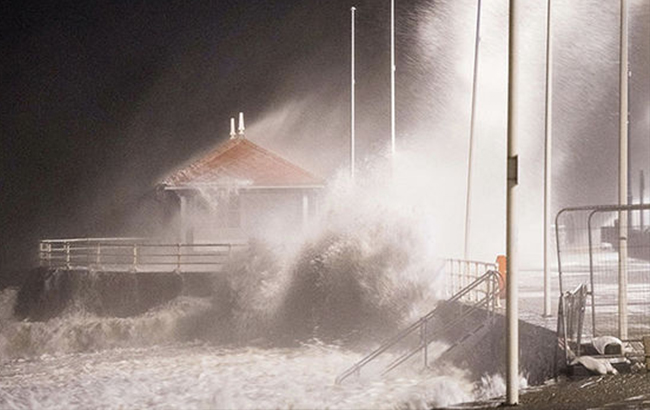 Ураган Елеонор продовжує завдавати шкоди Європі